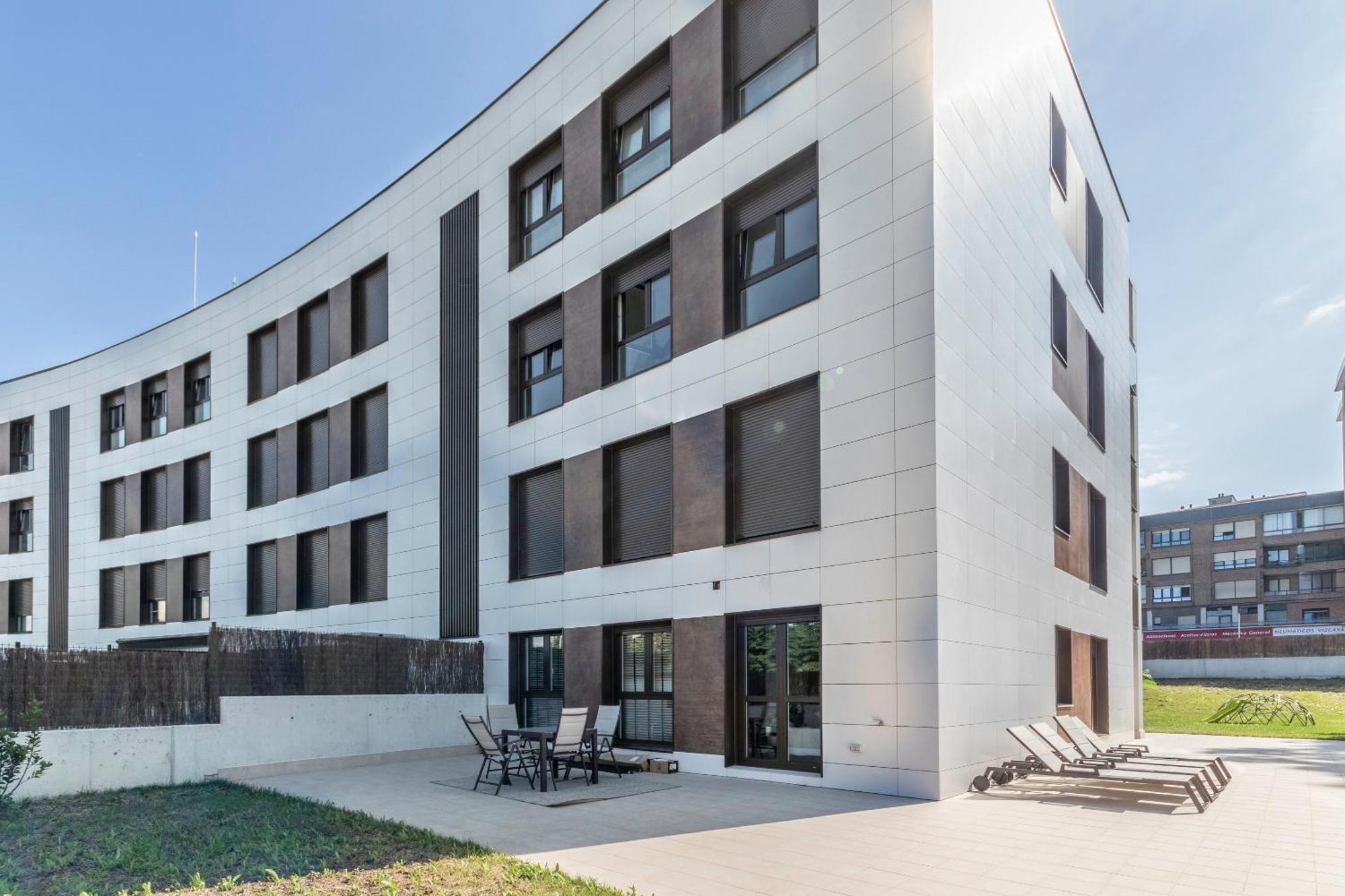 Akomodat En Precioso Y Moderno Con Jardin Y Parking Getxo Exterior photo